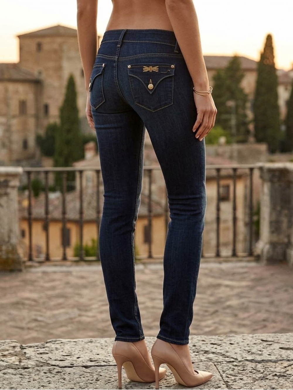 Hudson "Collin" skinny jeans size 26